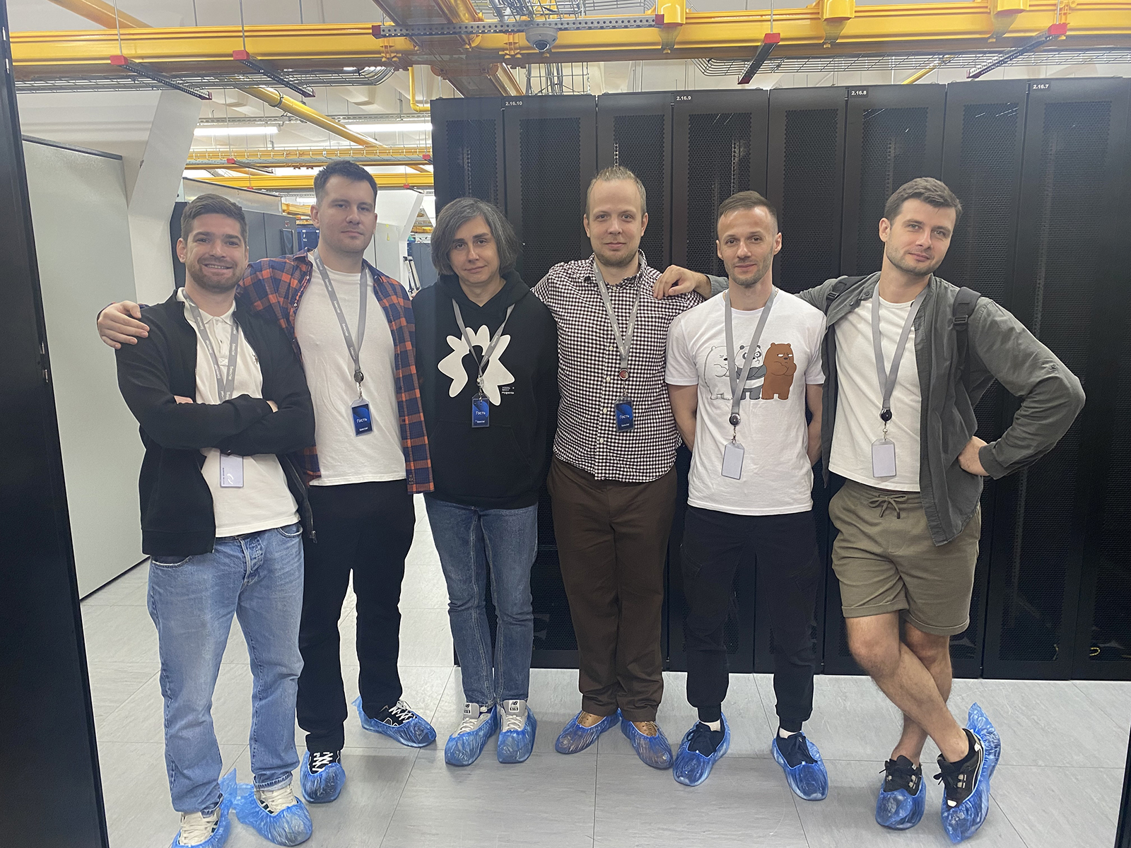 Общее фото в серверной Общее фото в серверной